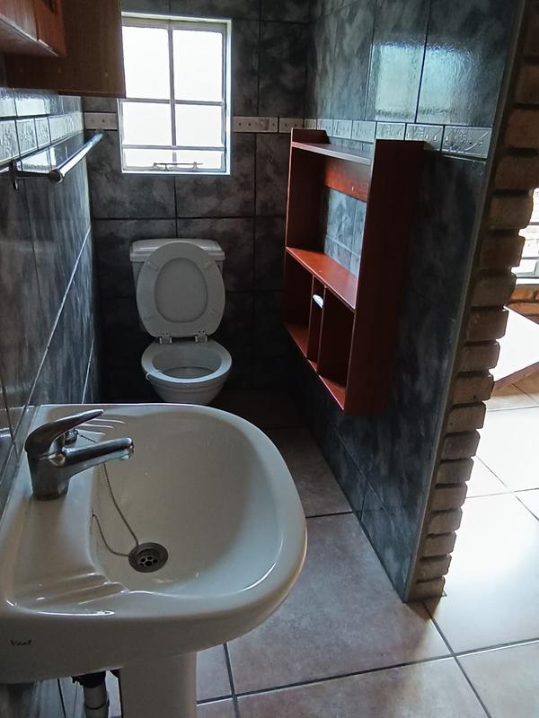 To Let 1 Bedroom Property for Rent in Dassie Rand North West